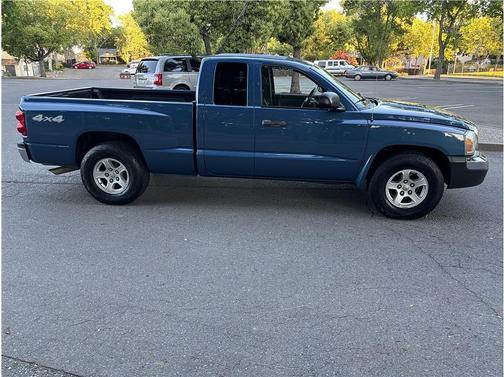 2005 Dodge Dakota SLT Club Cab