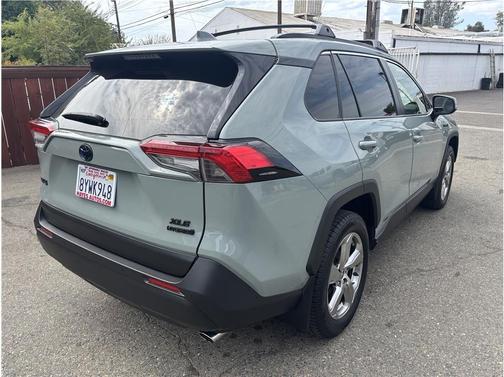 2021 Toyota RAV4 Hybrid XLE Premium