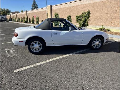 1992 Mazda MX-5 Miata Convertible