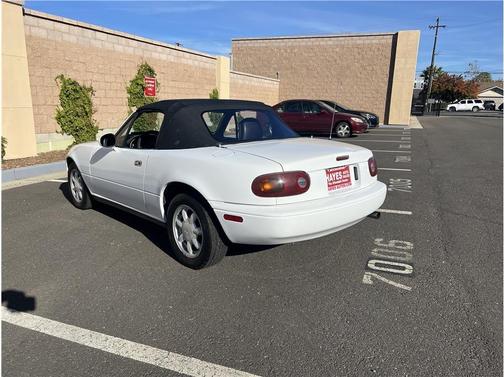 1992 Mazda MX-5 Miata Convertible