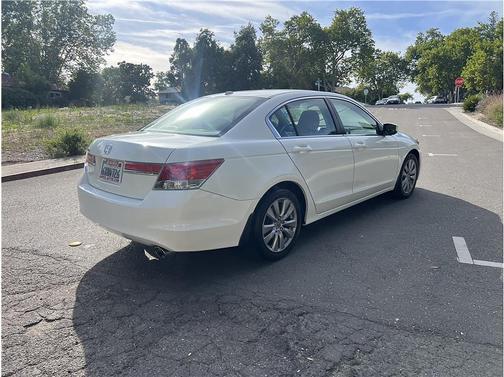 White 2012 Honda Accord SE