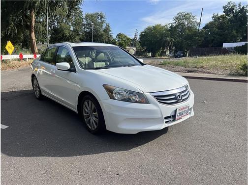 White 2012 Honda Accord SE