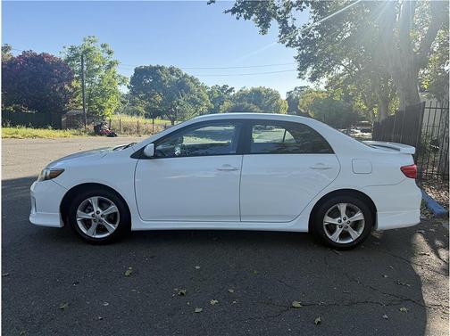 White 2013 Toyota Corolla S
