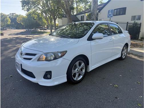 White 2013 Toyota Corolla S