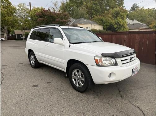 2004 Toyota Highlander Base