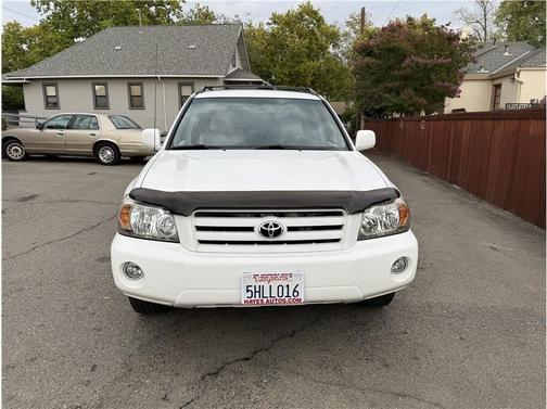 2004 Toyota Highlander Base