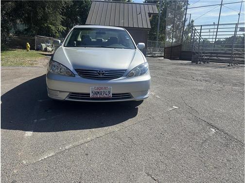 Silver 2005 Toyota Camry LE V6