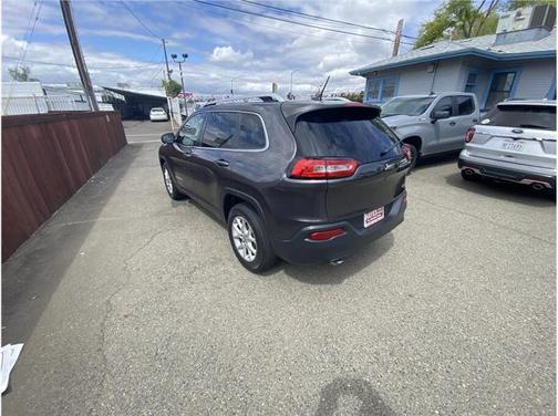 2015 Jeep Cherokee Sport