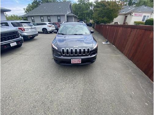 2015 Jeep Cherokee Sport