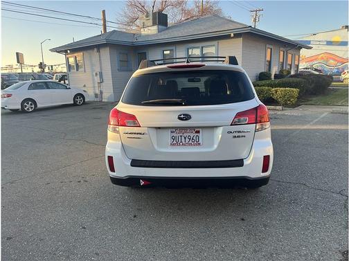 2013 Subaru Outback 3.6R Limited