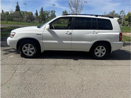 2003 Toyota Highlander Base