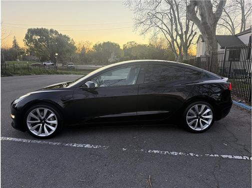 2019 Tesla Model 3 Standard Range Plus
