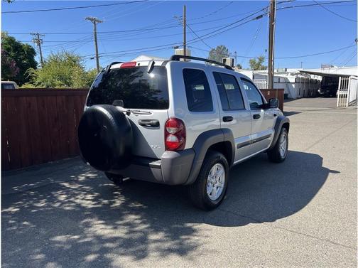 2004 Jeep Liberty Sport