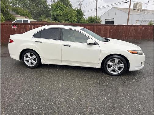 White 2010 Acura TSX 2.4