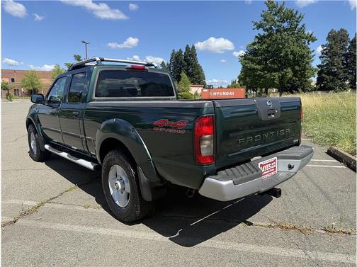 Green 2002 Nissan Frontier SE Crew Cab