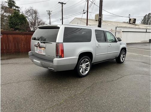 2013 Cadillac Escalade ESV Sport