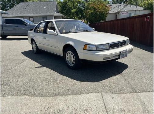 1993 Nissan Maxima GXE