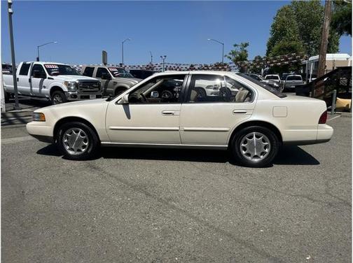 1993 Nissan Maxima GXE