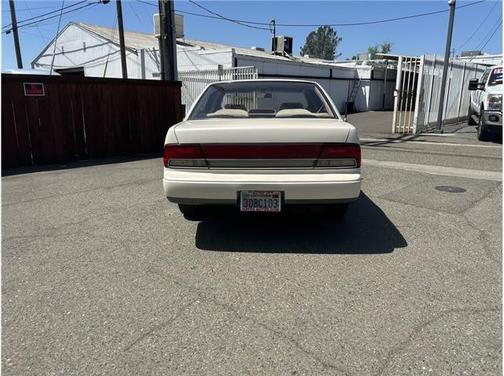 1993 Nissan Maxima GXE