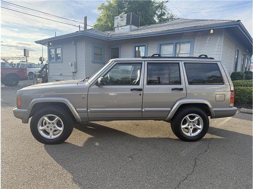 Gray 2001 Jeep Cherokee Sport 4WD