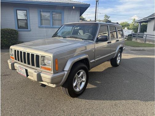 Gray 2001 Jeep Cherokee Sport 4WD