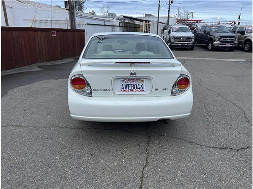 2002 Nissan Maxima SE