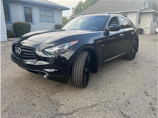 2016 INFINITI QX70 Base