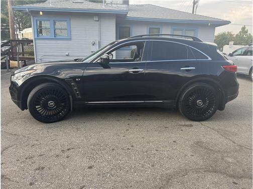 2016 INFINITI QX70 Base