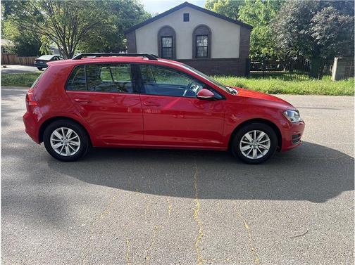 2016 Volkswagen Golf TSI S 4-Door