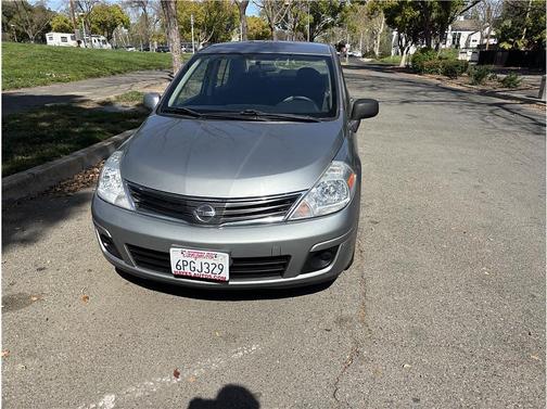 2011 Nissan Versa 1.8 S