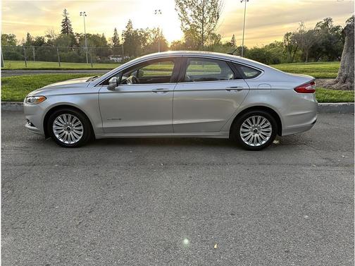2014 Ford Fusion Hybrid SE