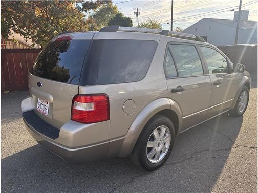 2005 Ford Freestyle SE