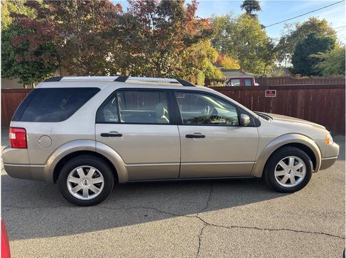 2005 Ford Freestyle SE