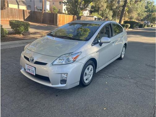 2010 Toyota Prius III