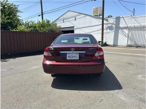 2004 Toyota Camry LE