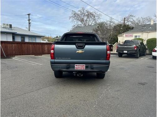 2011 Chevrolet Avalanche 1500 LS