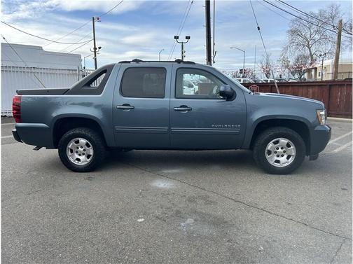 2011 Chevrolet Avalanche 1500 LS