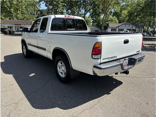 White 2004 Toyota Tundra SR5