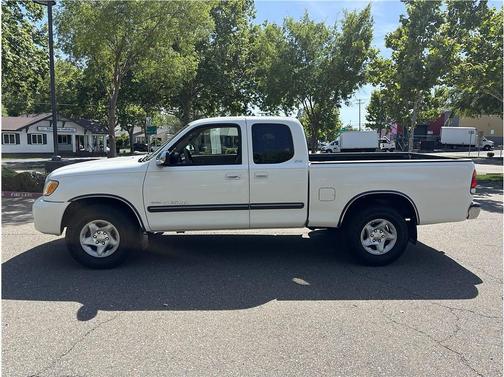 White 2004 Toyota Tundra SR5