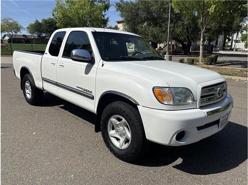 White 2004 Toyota Tundra SR5