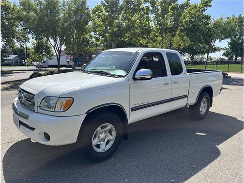 White 2004 Toyota Tundra SR5