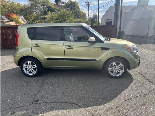 2012 Kia Soul +