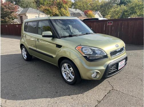 2012 Kia Soul +