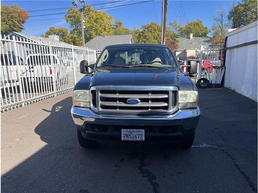 Green 2004 Ford F-250 XLT