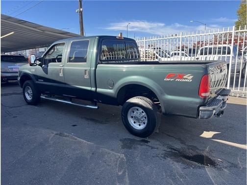 Green 2004 Ford F-250 XLT