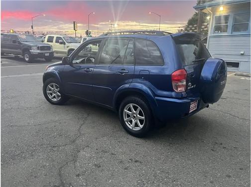 2003 Toyota RAV4 Base