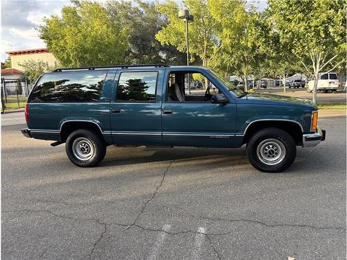 Blue 1993 GMC Suburban