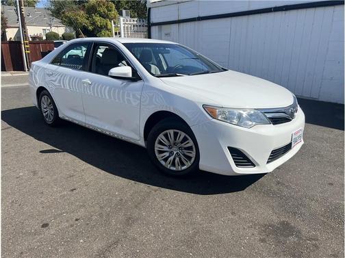 2014 Toyota Camry LE