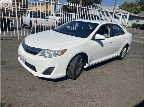 2014 Toyota Camry LE