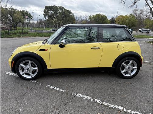 2005 MINI Cooper Base
